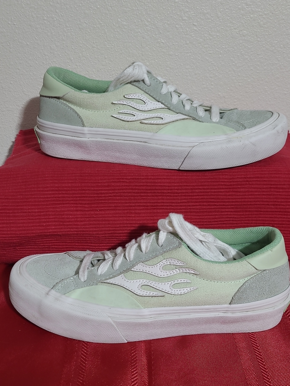 Straye Logan Mint Flame  Low-Top Sneakers with White Flame Accents